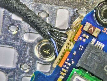Dynabook V82/F 顔認証が出来ない？ コネクタ断線修理