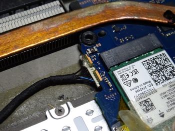 Dynabook V82/F 顔認証が出来ない？ コネクタ断線修理