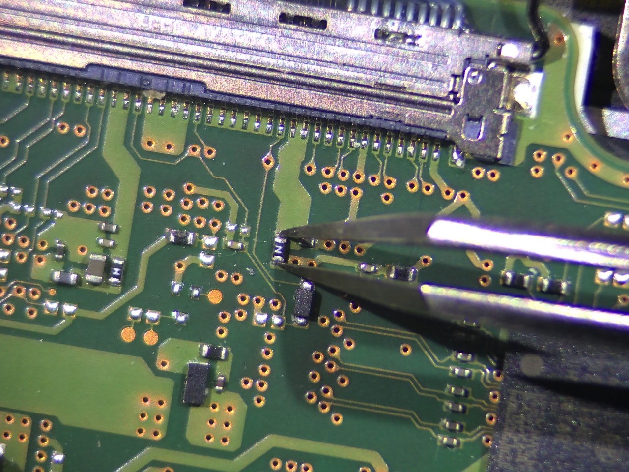 FUJITSU LIFEBOOK U9312/J パネル交換後、画面が映らない|マザーボード修理 FUJITSU LIFEBOOK U9312/J パネル交換後、画面が映らない|マザーボード修理