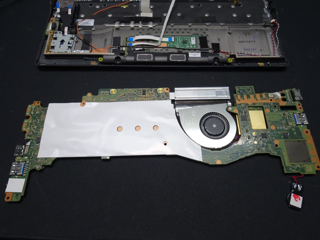 FUJITSU LIFEBOOK U9312/J パネル交換後、画面が映らない|マザーボード修理 FUJITSU LIFEBOOK U9312/J パネル交換後、画面が映らない|マザーボード修理