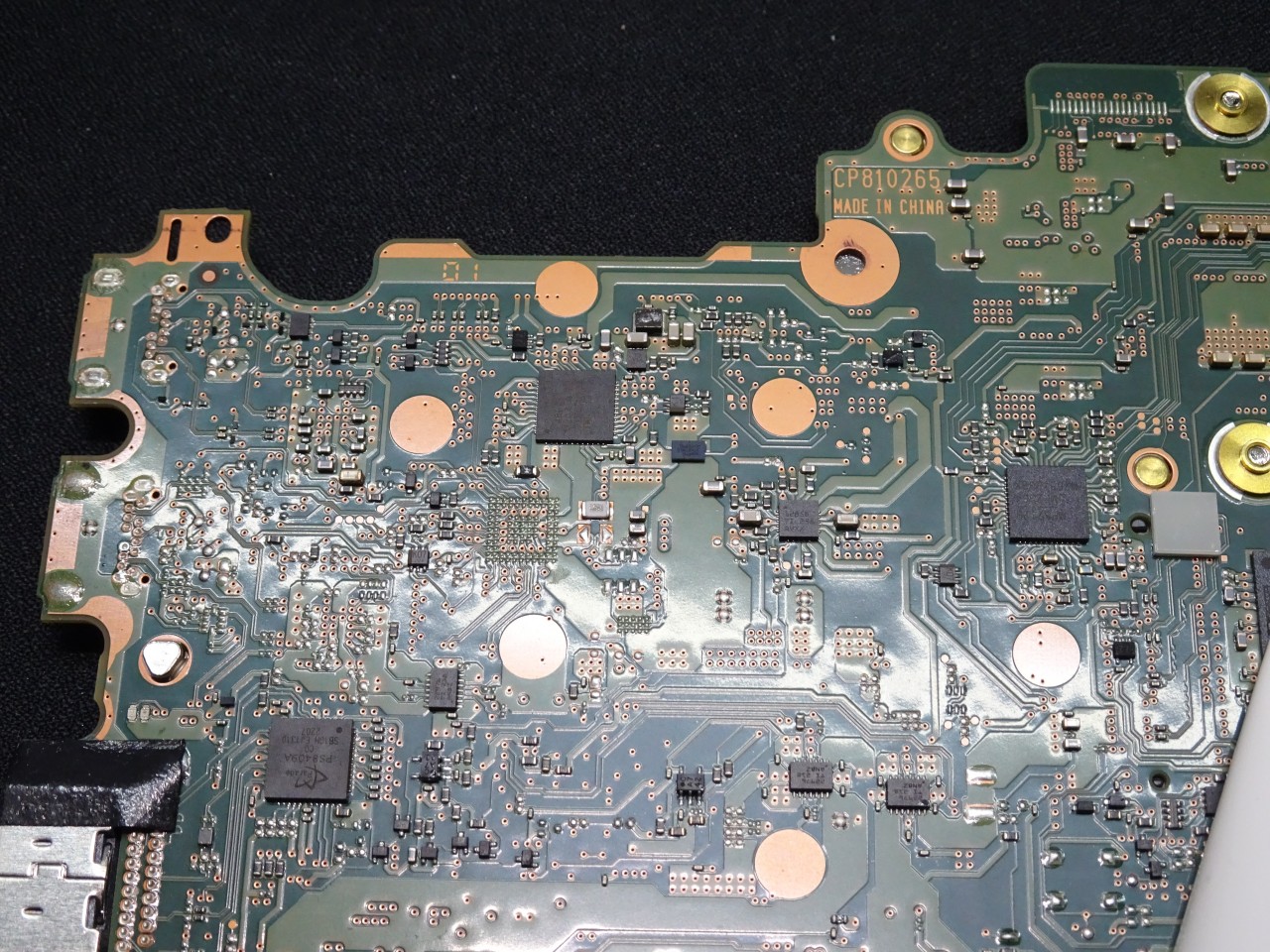 FUJITSU LIFEBOOK U9312/J パネル交換後、画面が映らない|マザーボード修理 FUJITSU LIFEBOOK U9312/J パネル交換後、画面が映らない|マザーボード修理